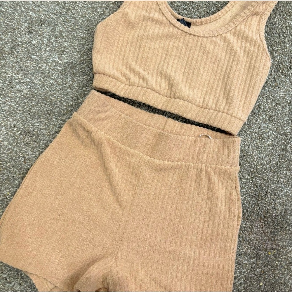Tan Set - Picture 2 of 2